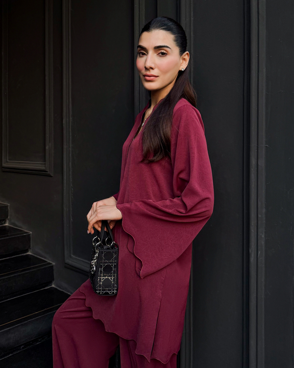 Burgundy Scallop Set